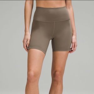 Lululemon bike short